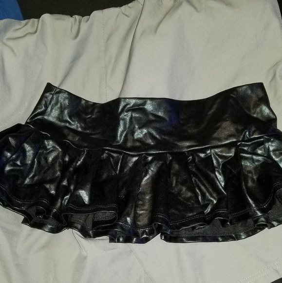 Mini skirt - Picture 2 of 4